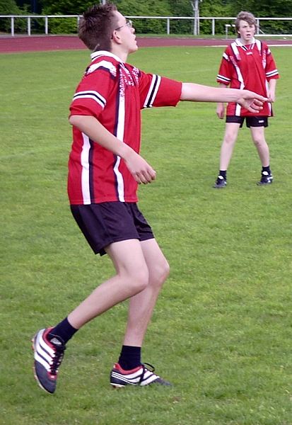 Stefan Hering bei einer Ballannahme.