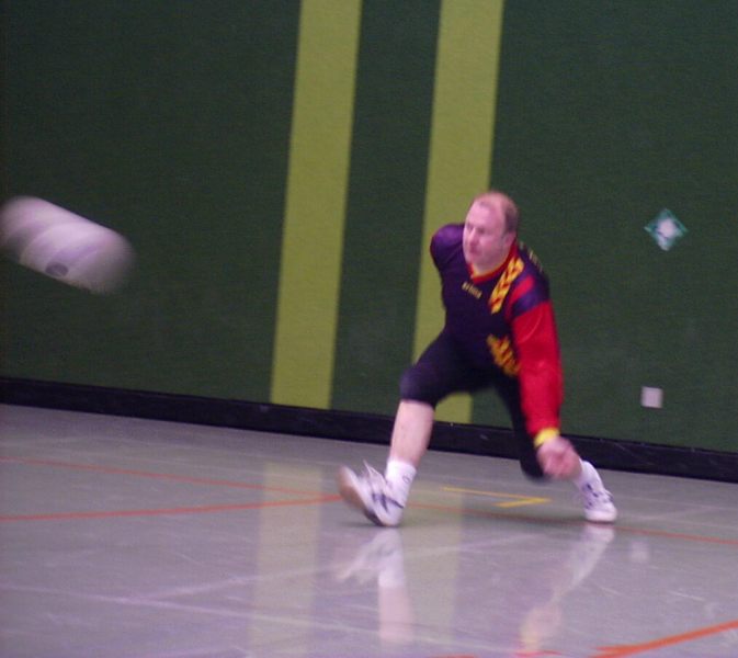 Klaus Brendebach (2. Mannschaft) bei der Ballannahme.