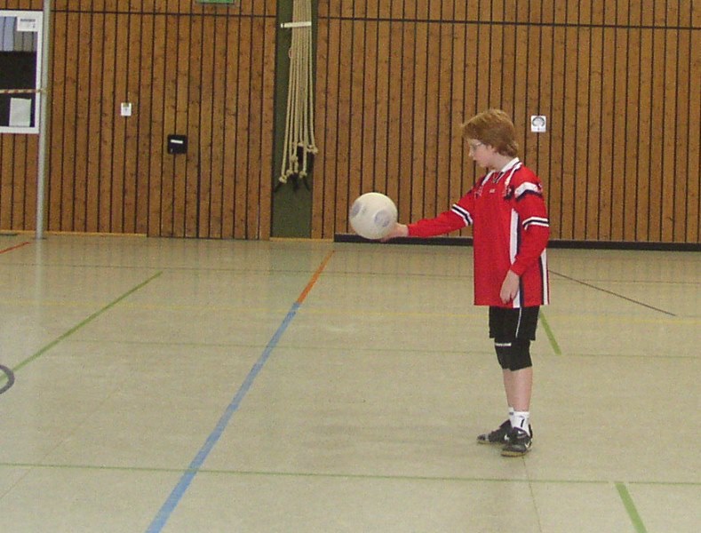 Chris K�tting schreitet zur Angabe