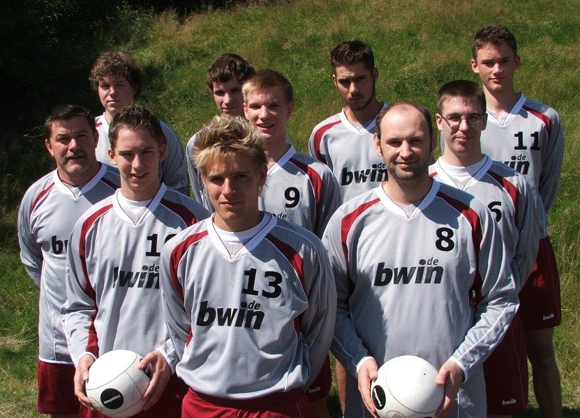 Mit diesem Kader trat der VfL Kirchen bei den Aufstiegsspielen zur 2. BL West 2007 an