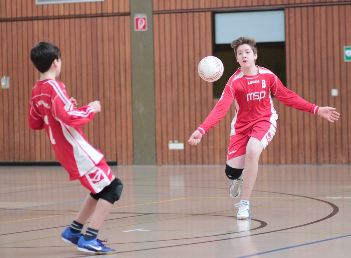 Ballabwehr des Angreifers der m�nnl. U14