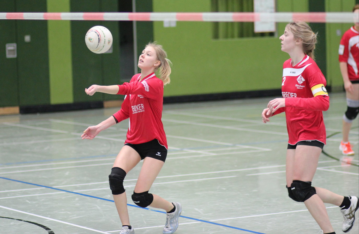 Direktes Schusszuspiel eines eingespielten Angriffduos